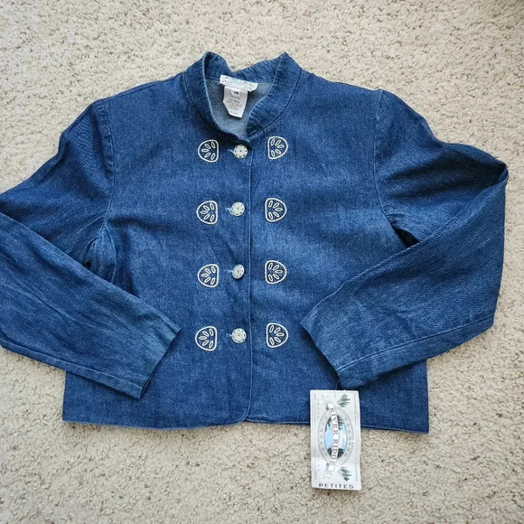 NWT River Ridge Trading Company Embroidered Jean Top Size Petite Medium - Picture 4 of 10